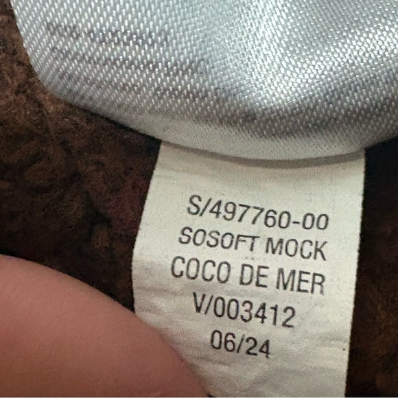 Old Navy Women’s Mock Neck Cropped Top Sweater - Picture 9 of 10